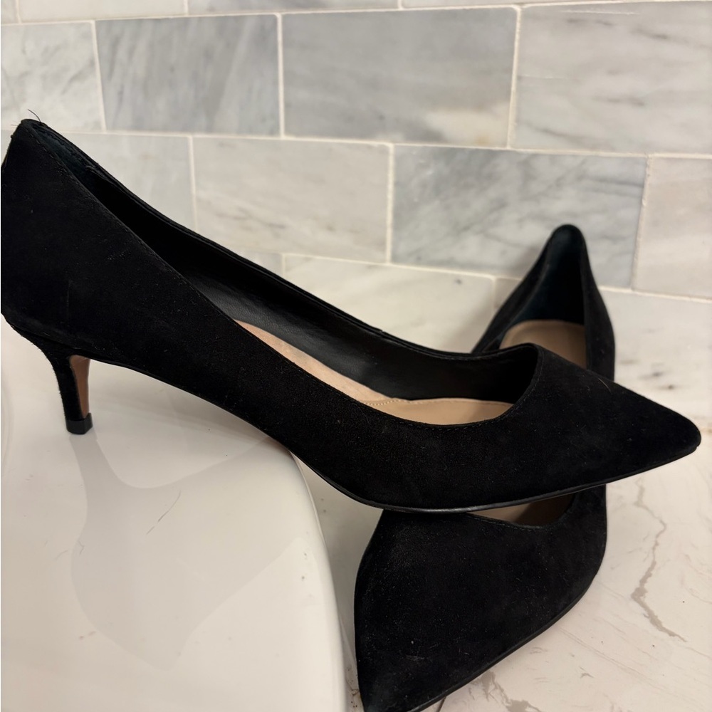 Banana Republic Classic Black suede Heels woman's 9.5